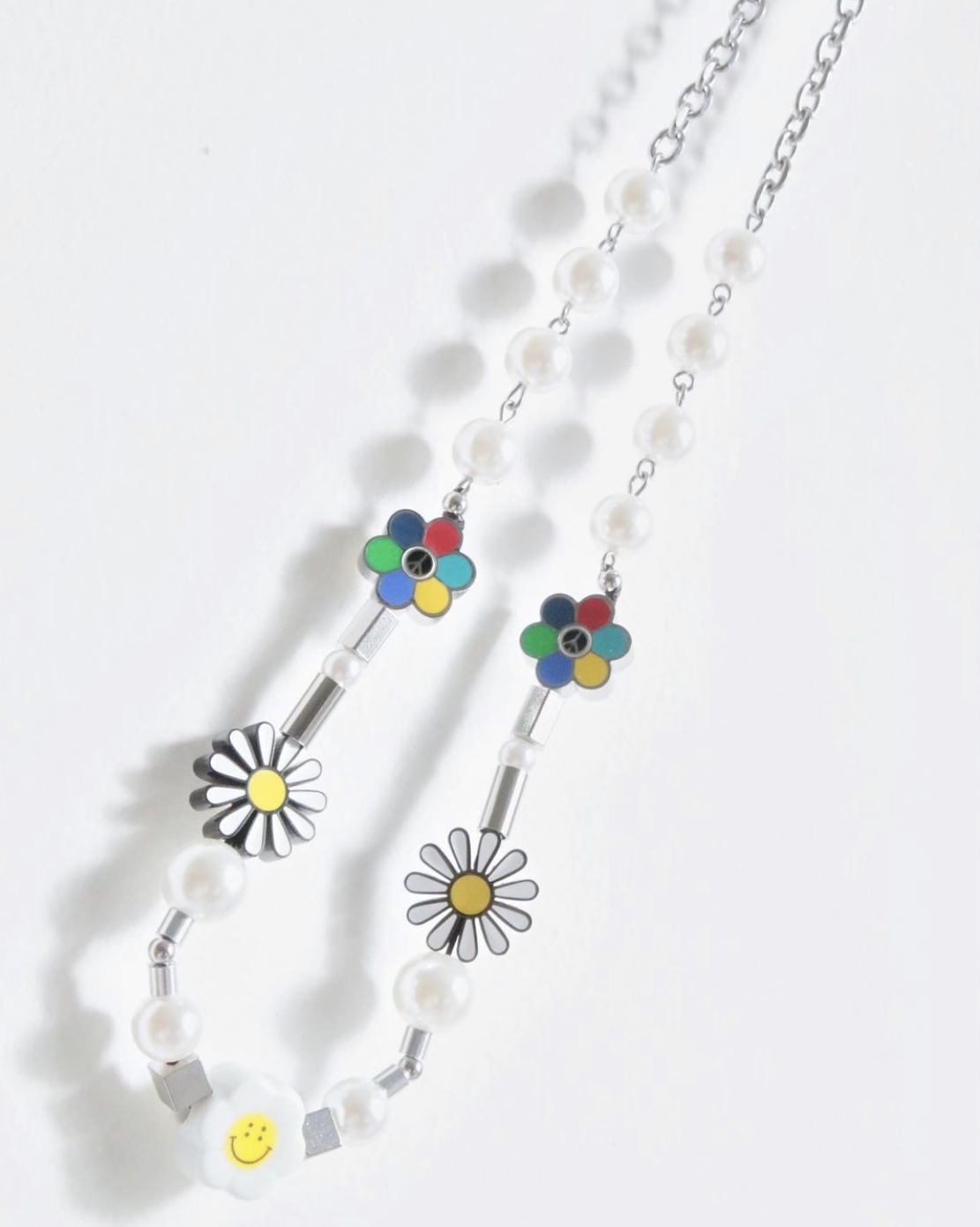 Salute academy flower necklace